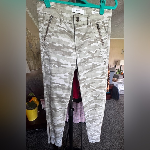 Skinnygirl Denim - Skinny Girl Light Camo Jeans
